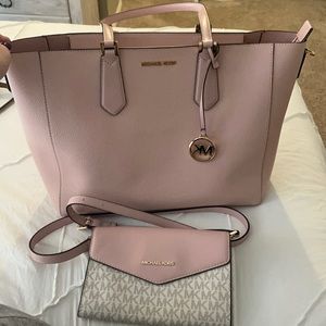 Michael Kors tote with clutch
